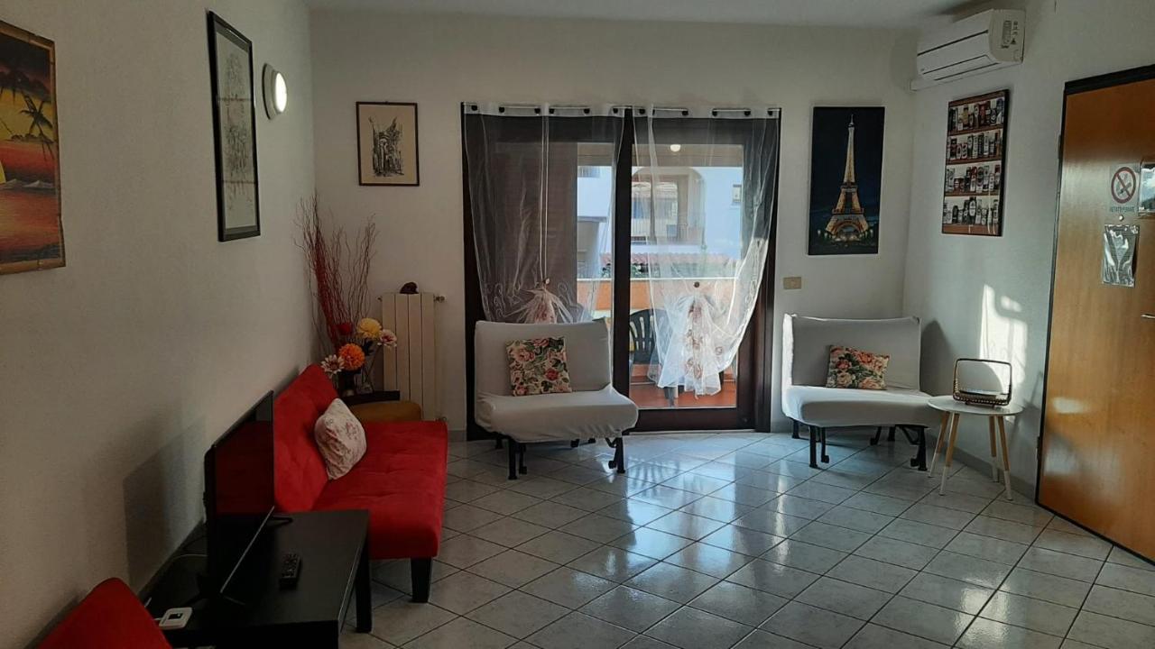 Pressi Aeroporto Costa Smeralda Ольбия Экстерьер фото