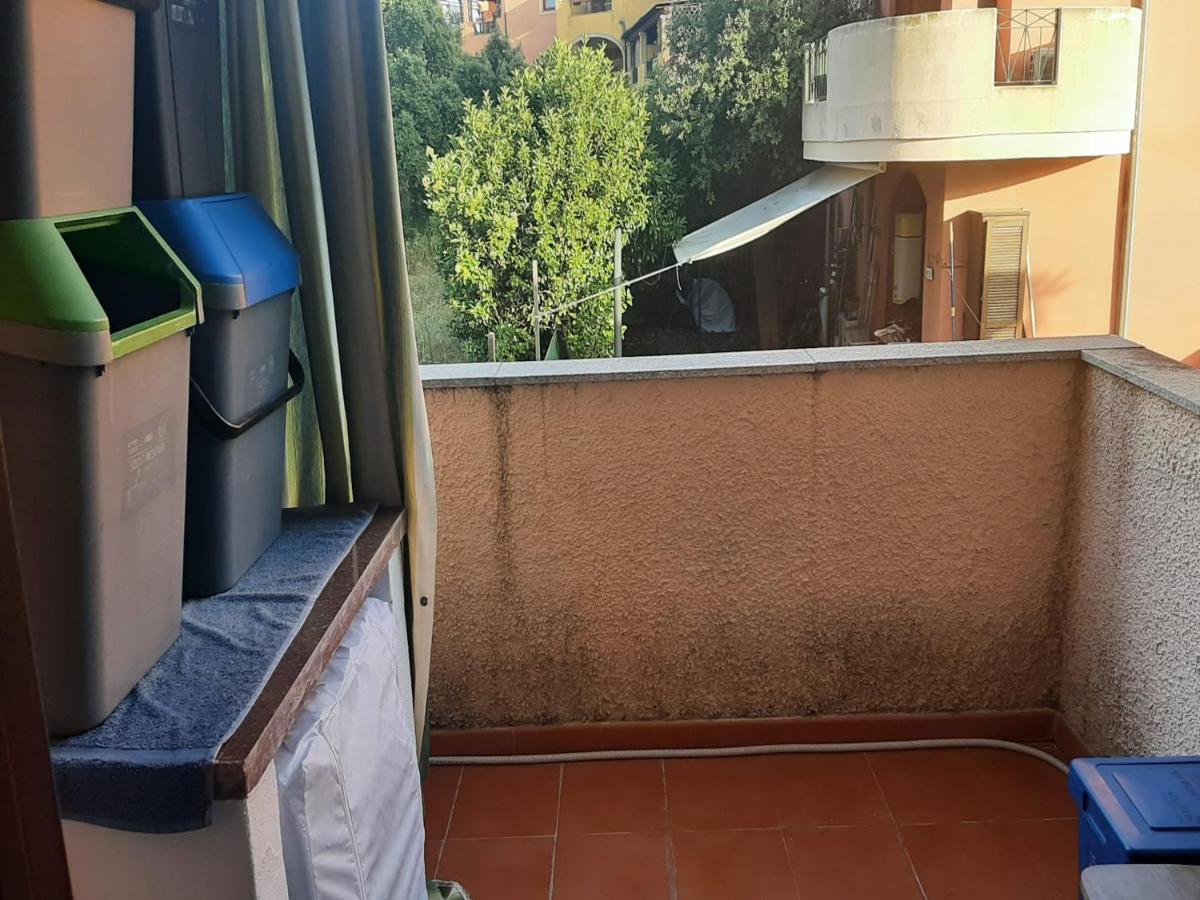Pressi Aeroporto Costa Smeralda Ольбия Экстерьер фото